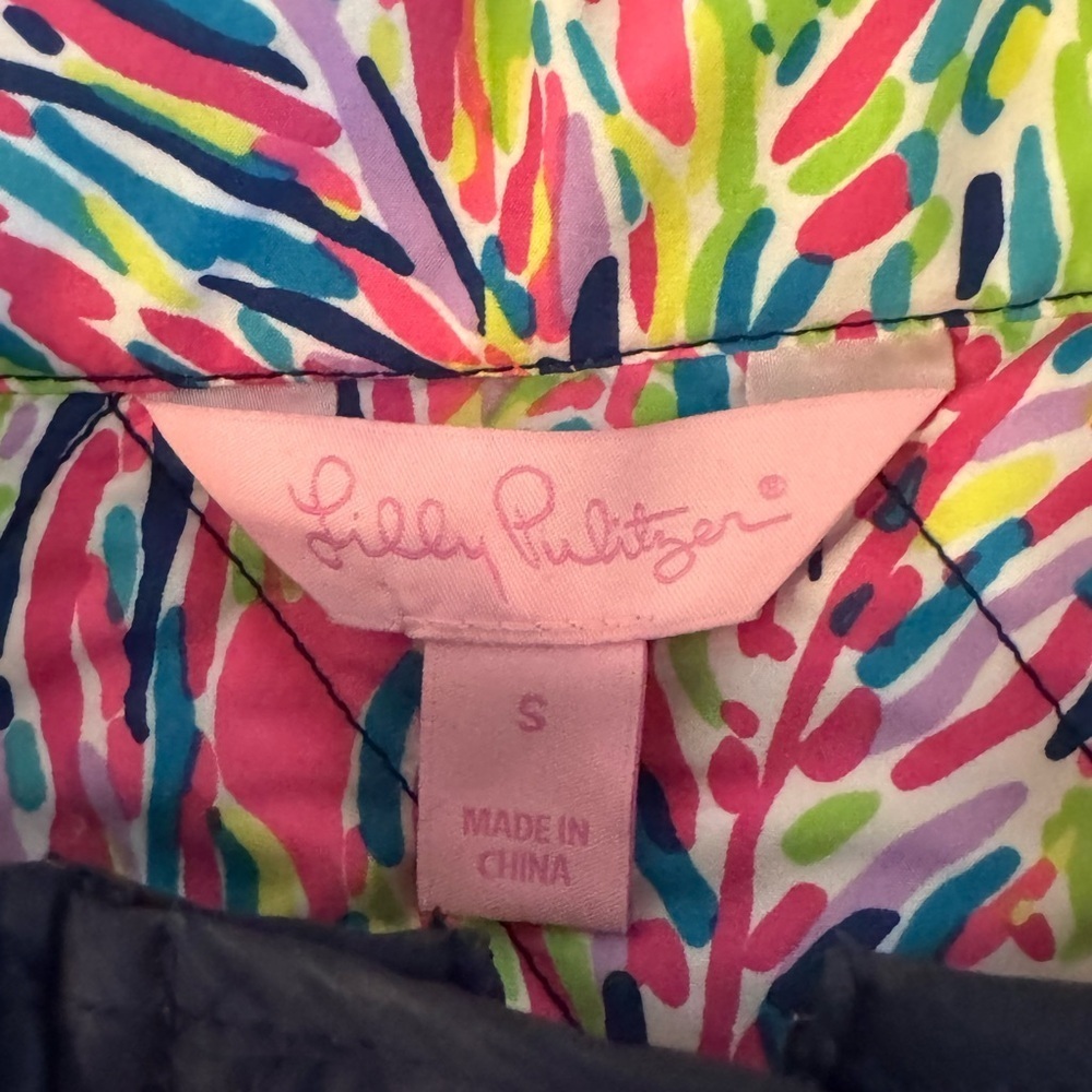 Lilly Pulitzer Quilted Vest - Palm Reader Blake size small - Picture 9 of 10